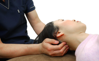 頸椎矯正ページへ 頸椎矯正イメージ